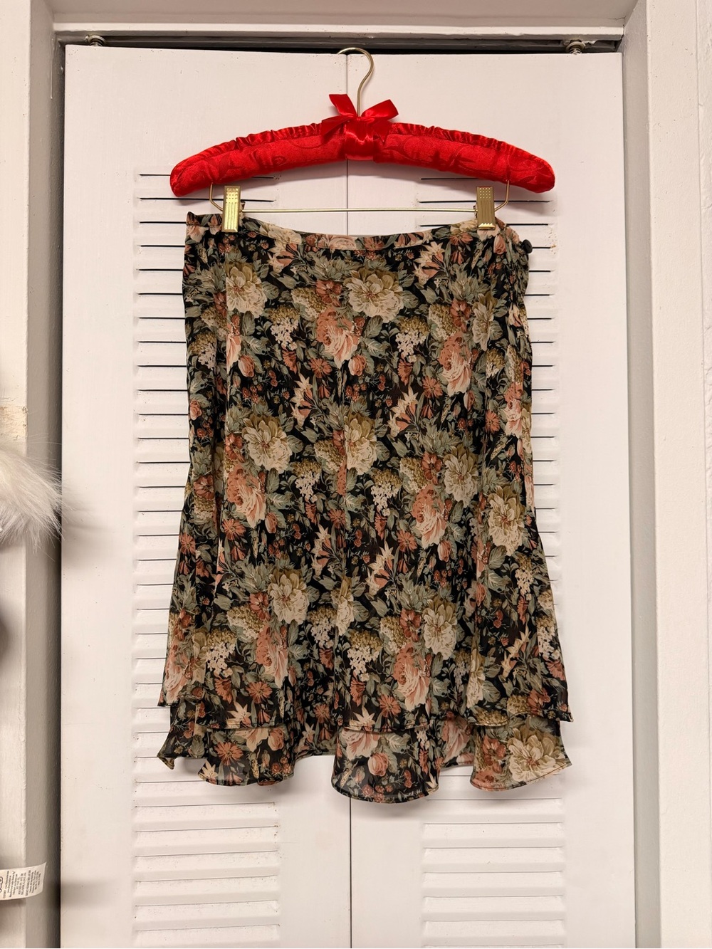 Express Floral Mini Skirt - Black with Peach & Cream